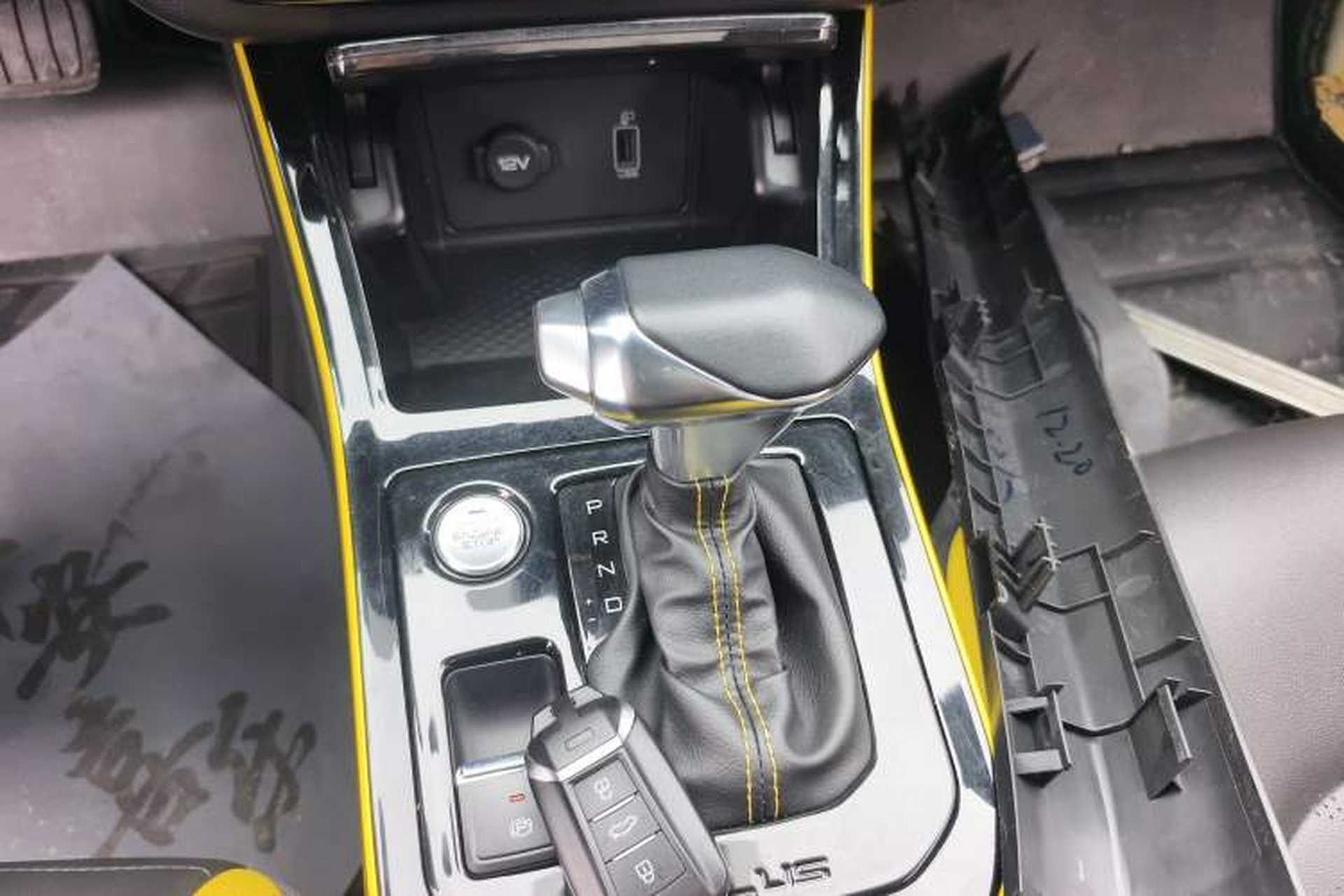Used Dongfeng Aeolus Yixuan 2021 230T Automatic Hunter Edition Gear Lever