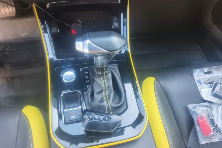 Used Dongfeng Aeolus Yixuan 2021 230T Automatic Hunter Edition Gear Lever