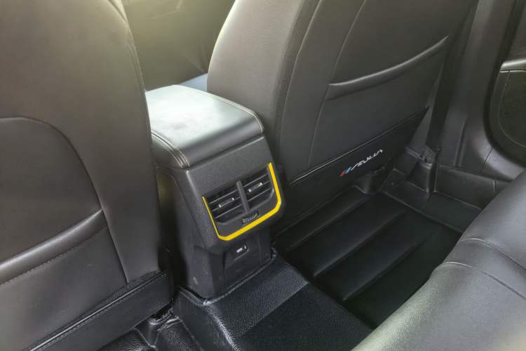 Used Dongfeng Aeolus Yixuan 2021 230T Automatic Hunter Edition Interior 1