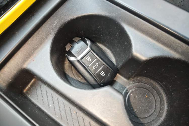 Used Dongfeng Aeolus Yixuan 2021 230T Automatic Hunter Edition Interior 1