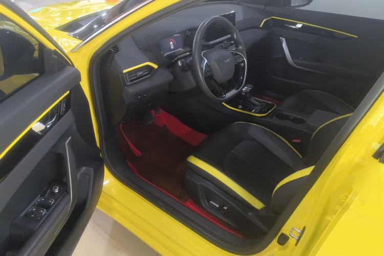 Used Dongfeng Aeolus Yixuan 2021 230T Automatic Hunter Edition Interior 2