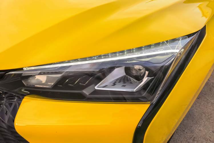 Used Dongfeng Aeolus Yixuan 2021 230T Automatic Hunter Edition Left Front Headlight