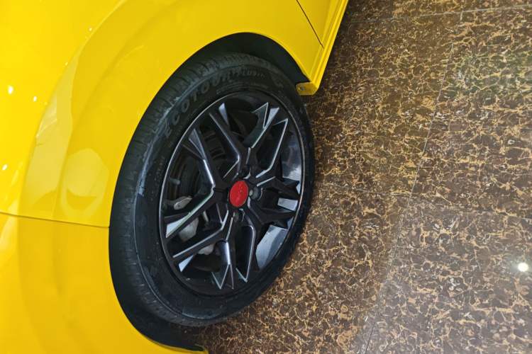 Used Dongfeng Aeolus Yixuan 2021 230T Automatic Hunter Edition Left Front Wheel Hub