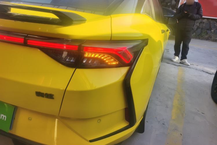Used Dongfeng Aeolus Yixuan 2021 230T Automatic Hunter Edition Right Rear Taillight