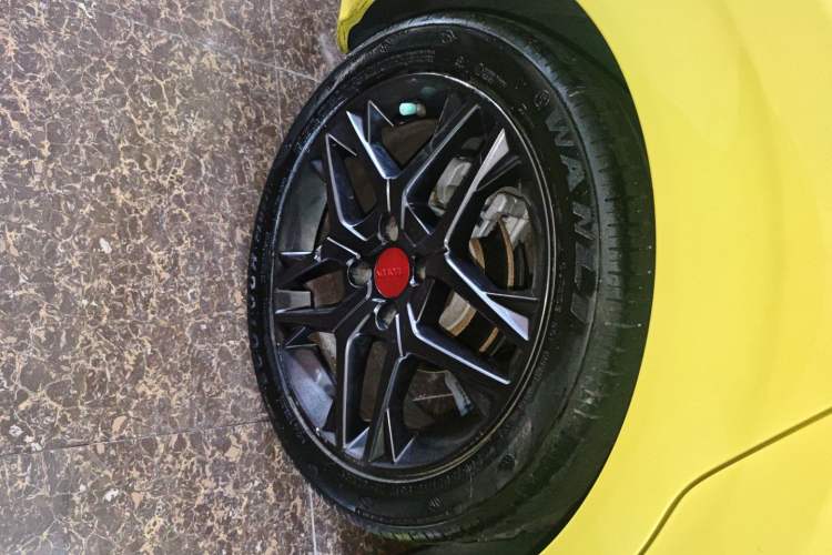 Used Dongfeng Aeolus Yixuan 2021 230T Automatic Hunter Edition Right Rear Wheel Hub