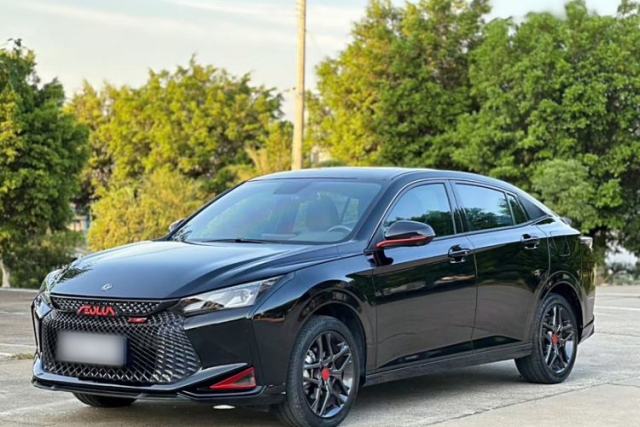 Used Dongfeng Aeolus Yixuan 2022 230T Automatic Adaptive-Beam Knight Edition