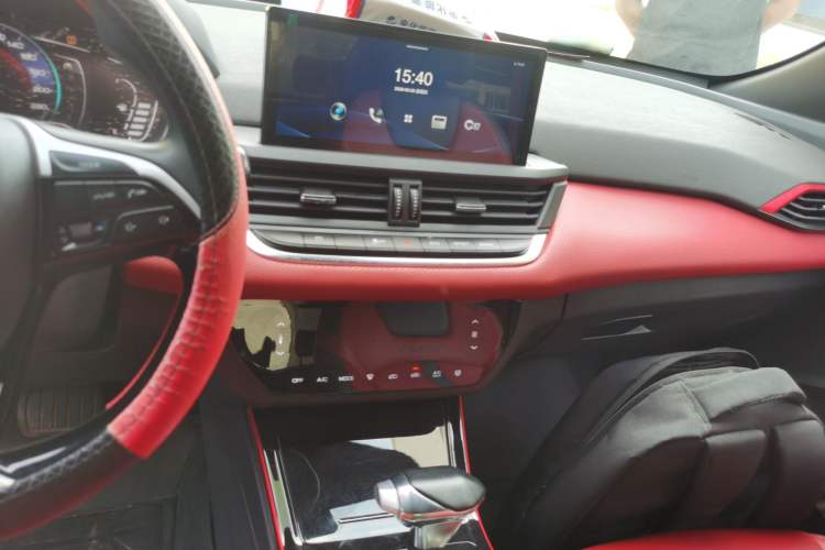 Used Dongfeng Aeolus Yixuan 2022 230T Automatic Adaptive-Beam Knight Edition Audio And AC Panel