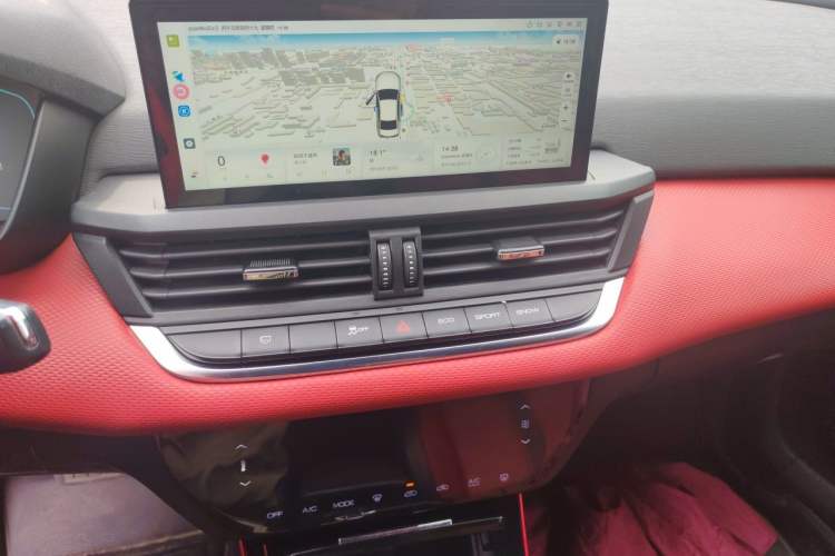Used Dongfeng Aeolus Yixuan 2022 230T Automatic Adaptive-Beam Knight Edition Audio And AC Panel