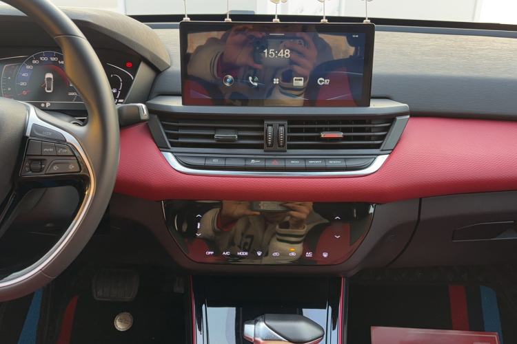 Used Dongfeng Aeolus Yixuan 2022 230T Automatic Adaptive-Beam Knight Edition Audio And AC Panel