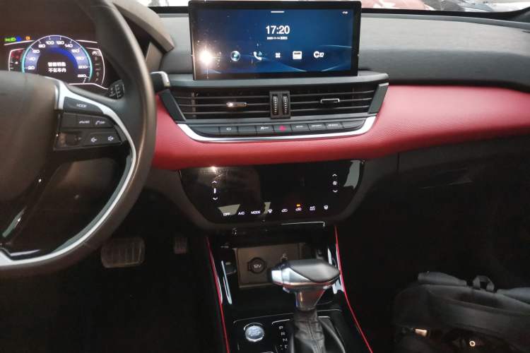 Used Dongfeng Aeolus Yixuan 2022 230T Automatic Adaptive-Beam Knight Edition Audio And AC Panel