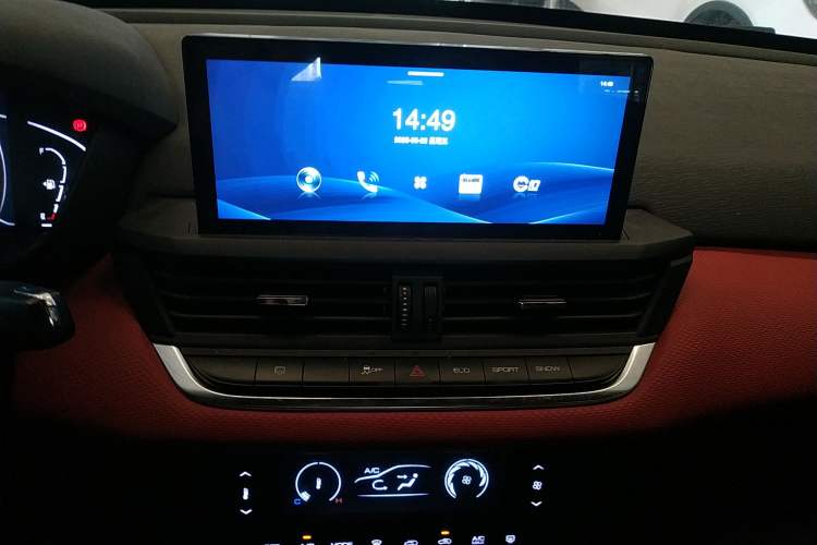 Used Dongfeng Aeolus Yixuan 2022 230T Automatic Tiger Roar Edition Audio And AC Panel