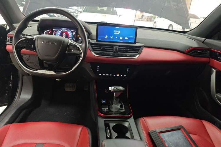 Used Dongfeng Aeolus Yixuan 2022 230T Automatic Adaptive-Beam Knight Edition Center Console