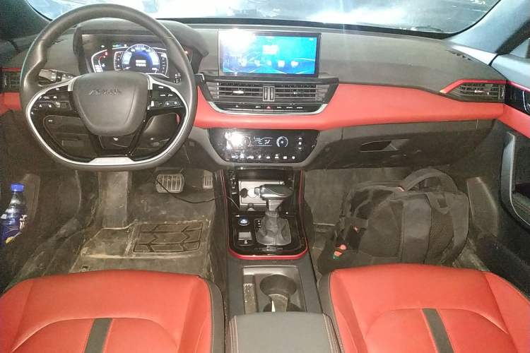 Used Dongfeng Aeolus Yixuan 2022 230T Automatic Tiger Roar Edition Center Console