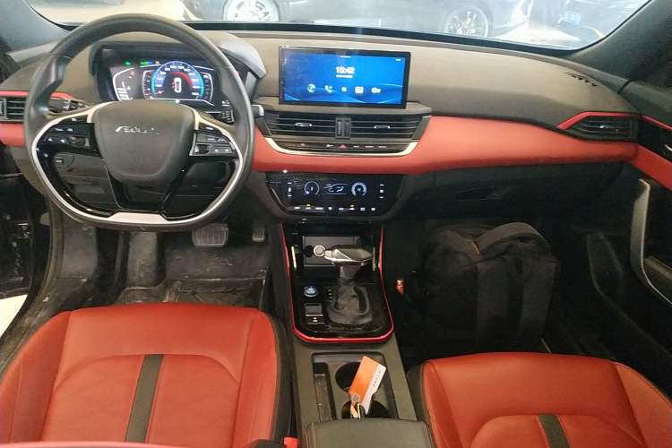 Used Dongfeng Aeolus Yixuan 2022 230T Automatic Tiger Roar Edition Center Console
