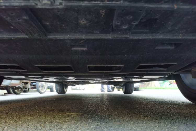 Used Dongfeng Aeolus Yixuan 2022 230T Automatic Adaptive-Beam Knight Edition Chassis Front