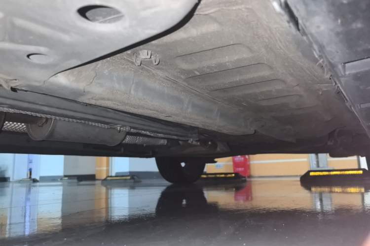 Used Dongfeng Aeolus Yixuan 2022 230T Automatic Adaptive-Beam Knight Edition Chassis Front Left