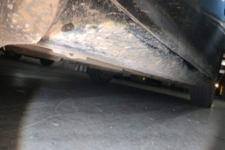 Used Dongfeng Aeolus Yixuan 2022 230T Automatic Adaptive-Beam Knight Edition Chassis Front Left