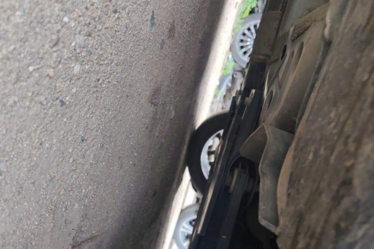 Used Dongfeng Aeolus Yixuan 2022 230T Automatic Adaptive-Beam Knight Edition Chassis Front Right