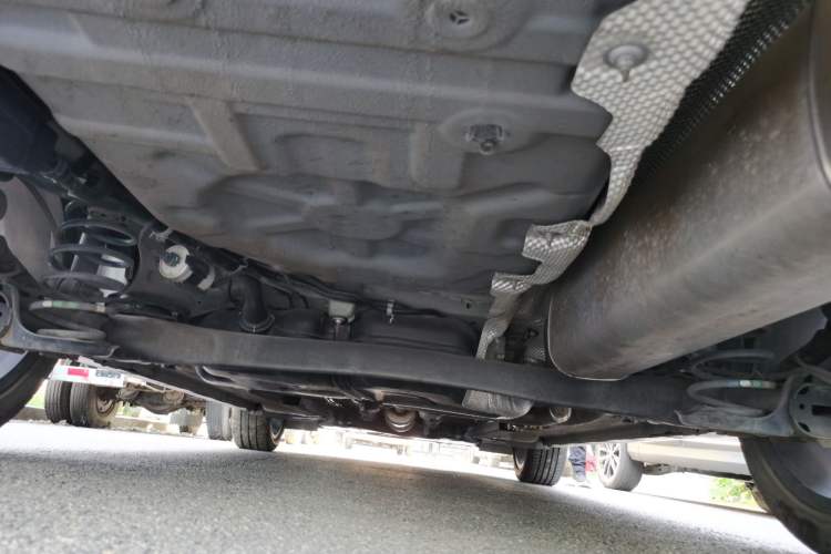 Used Dongfeng Aeolus Yixuan 2022 230T Automatic Adaptive-Beam Knight Edition Chassis Rear