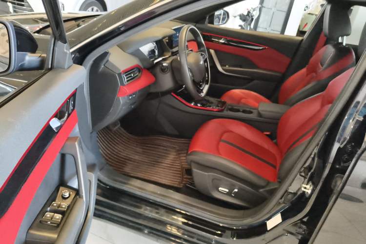 Used Dongfeng Aeolus Yixuan 2022 230T Automatic Adaptive-Beam Knight Edition Driver Seat