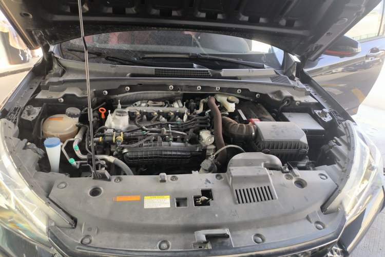 Used Dongfeng Aeolus Yixuan 2022 230T Automatic Adaptive-Beam Knight Edition Engine Bay