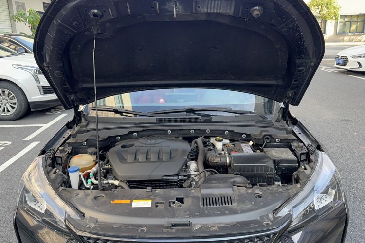 Used Dongfeng Aeolus Yixuan 2022 230T Automatic Adaptive-Beam Knight Edition Engine Bay