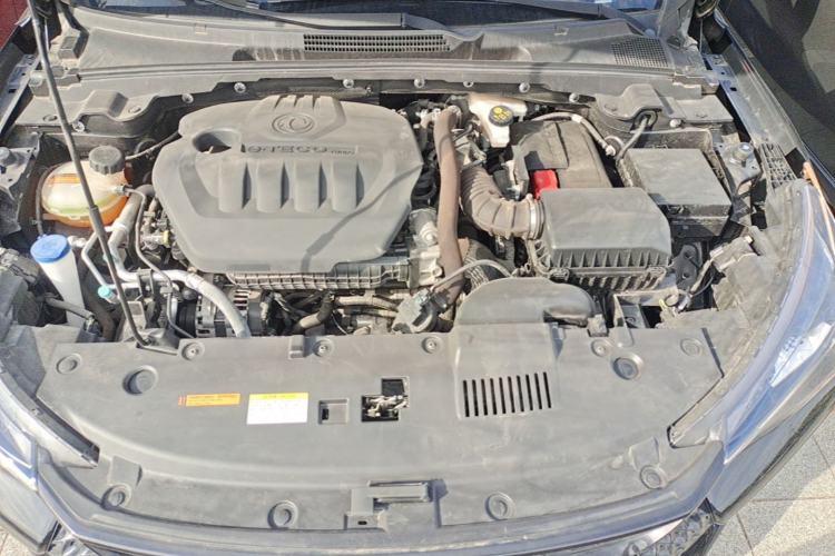 Used Dongfeng Aeolus Yixuan 2022 230T Automatic Tiger Roar Edition Engine Bay