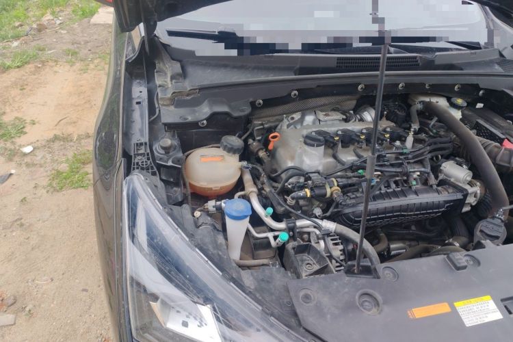 Used Dongfeng Aeolus Yixuan 2022 230T Automatic Adaptive-Beam Knight Edition Engine Bay Right