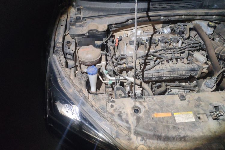 Used Dongfeng Aeolus Yixuan 2022 230T Automatic Adaptive-Beam Knight Edition Engine Bay Right