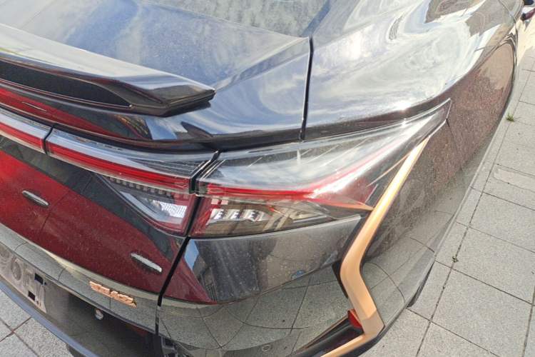 Used Dongfeng Aeolus Yixuan 2022 230T Automatic Tiger Roar Edition Exterior 3