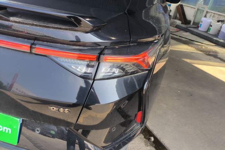 Used Dongfeng Aeolus Yixuan 2022 230T Automatic Adaptive-Beam Knight Edition Exterior 6