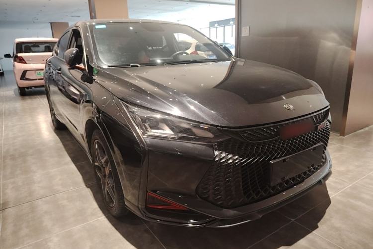 Used Dongfeng Aeolus Yixuan 2022 230T Automatic Adaptive-Beam Knight Edition Front Right 45 Deg