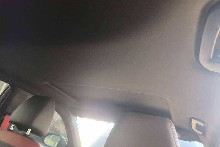 Used Dongfeng Aeolus Yixuan 2022 230T Automatic Adaptive-Beam Knight Edition Headliner