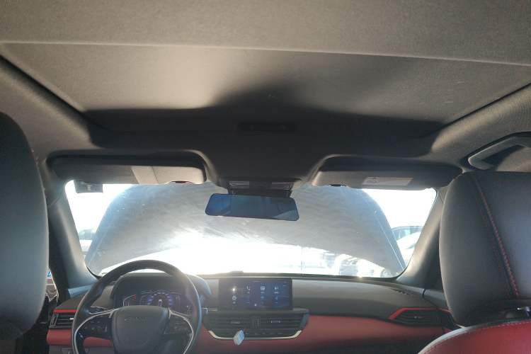 Used Dongfeng Aeolus Yixuan 2022 230T Automatic Adaptive-Beam Knight Edition Headliner