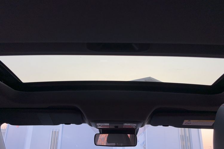 Used Dongfeng Aeolus Yixuan 2022 230T Automatic Adaptive-Beam Knight Edition Headliner