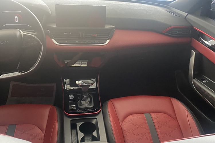 Used Dongfeng Aeolus Yixuan 2022 230T Automatic Adaptive-Beam Knight Edition Interior 1