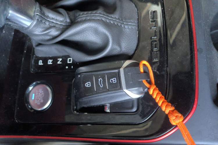 Used Dongfeng Aeolus Yixuan 2022 230T Automatic Adaptive-Beam Knight Edition Interior 1
