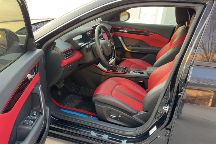 Used Dongfeng Aeolus Yixuan 2022 230T Automatic Adaptive-Beam Knight Edition Interior 1