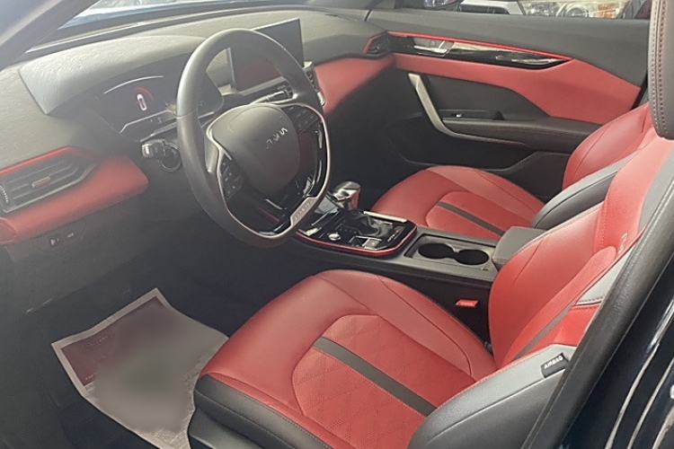 Used Dongfeng Aeolus Yixuan 2022 230T Automatic Adaptive-Beam Knight Edition Interior 2