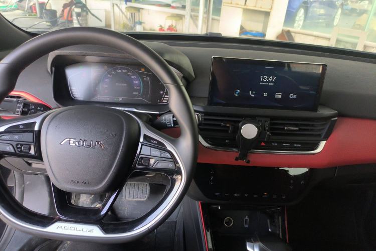Used Dongfeng Aeolus Yixuan 2022 230T Automatic Adaptive-Beam Knight Edition Interior 2