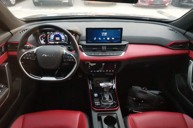 Used Dongfeng Aeolus Yixuan 2022 230T Automatic Adaptive-Beam Knight Edition Interior 2