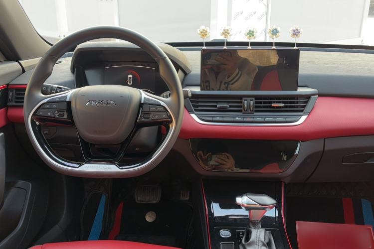 Used Dongfeng Aeolus Yixuan 2022 230T Automatic Adaptive-Beam Knight Edition Interior 4