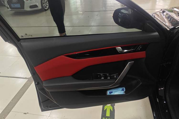 Used Dongfeng Aeolus Yixuan 2022 230T Automatic Adaptive-Beam Knight Edition Left Front Door Interior