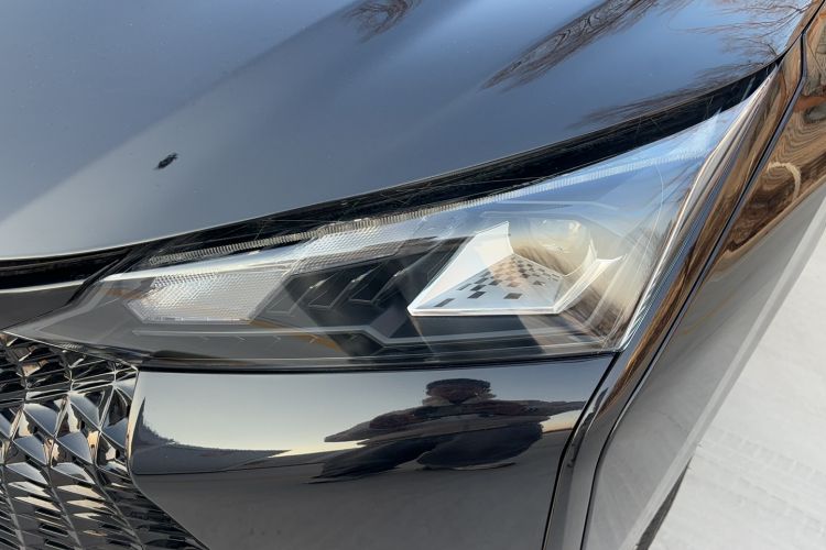 Used Dongfeng Aeolus Yixuan 2022 230T Automatic Adaptive-Beam Knight Edition Left Front Headlight