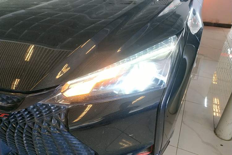 Used Dongfeng Aeolus Yixuan 2022 230T Automatic Tiger Roar Edition Left Front Headlight