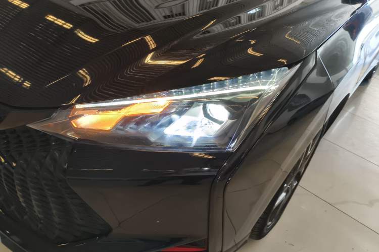 Used Dongfeng Aeolus Yixuan 2022 230T Automatic Adaptive-Beam Knight Edition Left Front Headlight