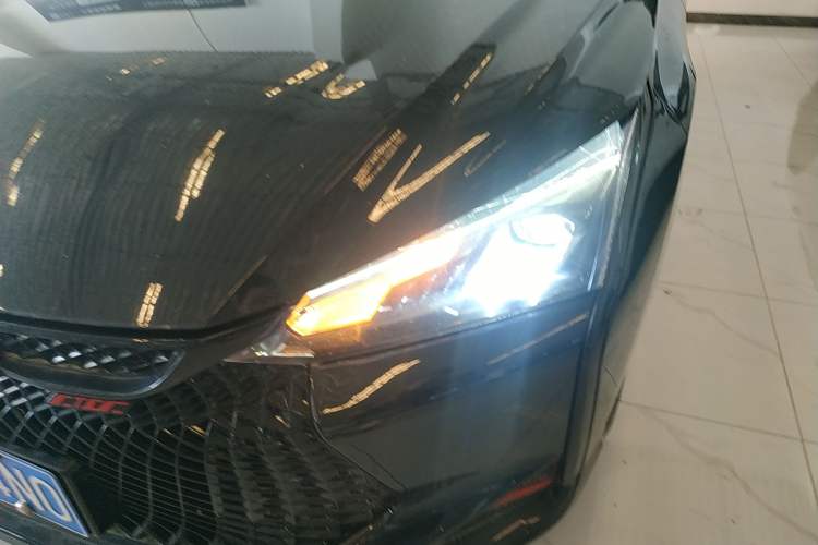 Used Dongfeng Aeolus Yixuan 2022 230T Automatic Tiger Roar Edition Left Front Headlight