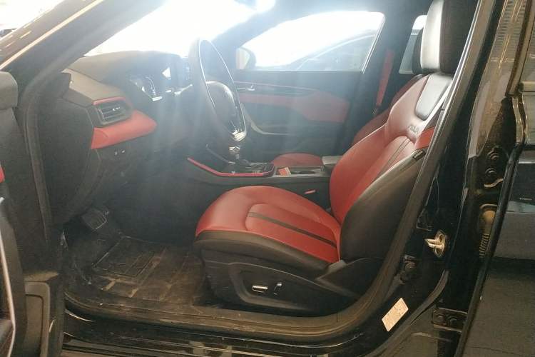 Used Dongfeng Aeolus Yixuan 2022 230T Automatic Tiger Roar Edition Left Front Seat