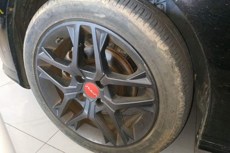 Used Dongfeng Aeolus Yixuan 2022 230T Automatic Tiger Roar Edition Left Front Wheel Hub