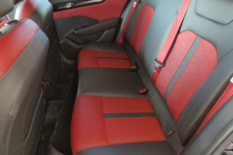 Used Dongfeng Aeolus Yixuan 2022 230T Automatic Adaptive-Beam Knight Edition Left Rear Seat